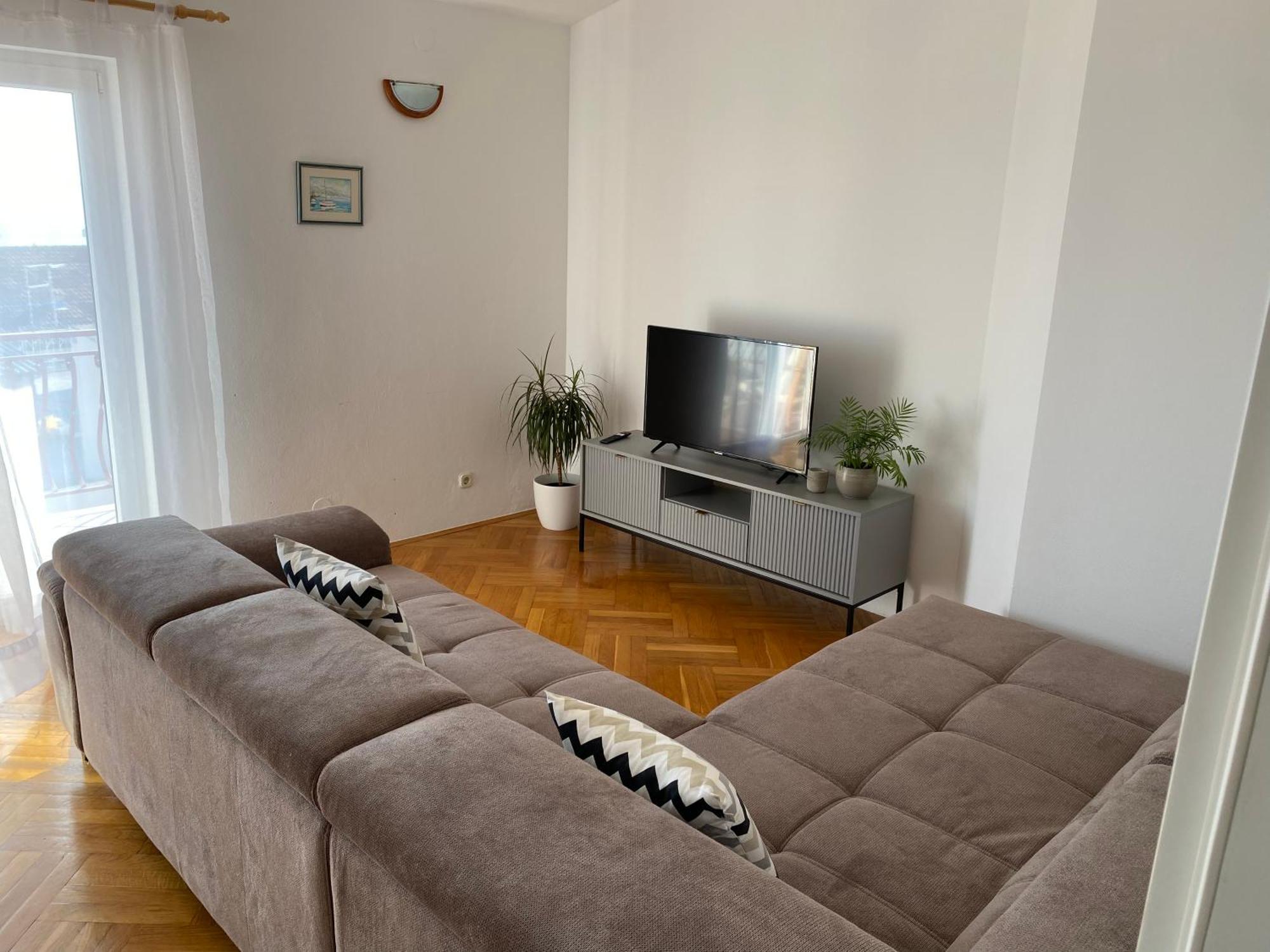 Apartmani Niks Makarska Exterior photo